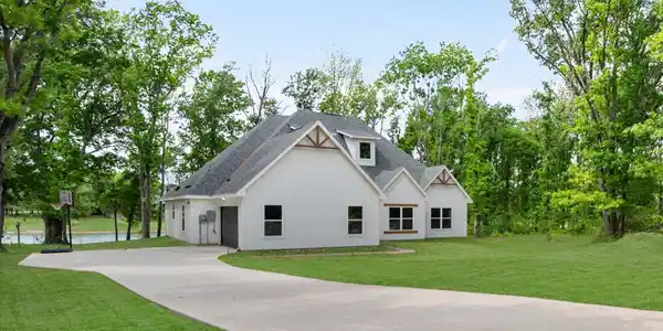 1014 Deep Water Cove