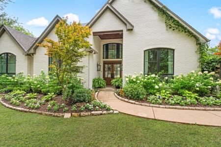 3100 Woodland Drive