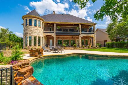 1916 W Emerald Bend Court