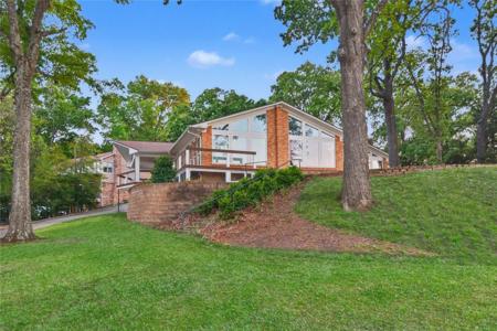 2403 Lakecrest Drive
