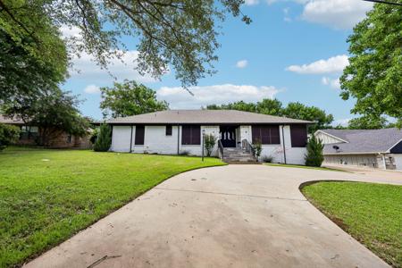 5209 Fairway Circle