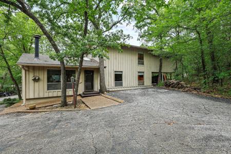 275 Lakecrest Drive