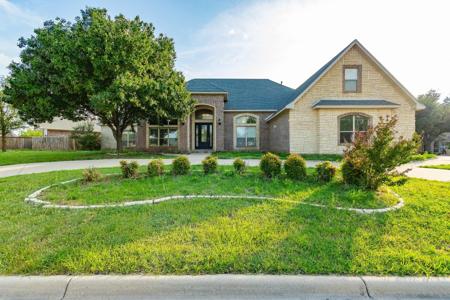 1207 Saddle Lakes Drive