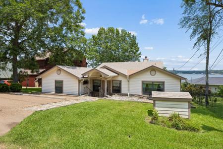 140 Pin Oak Drive