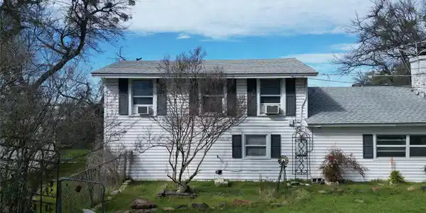 7028 Edgewater Trail