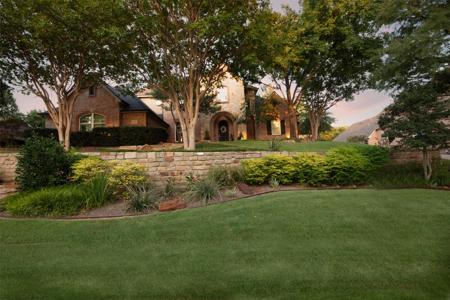 805 Lake Breeze Drive
