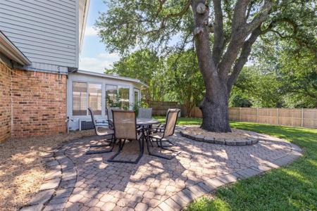 1013 Mockingbird Drive