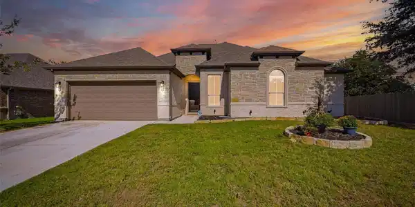 594 Ascot Way