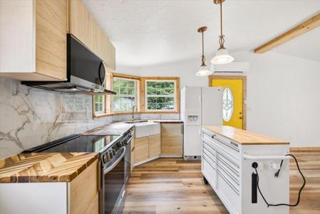 250 E Golden Oaks Drive