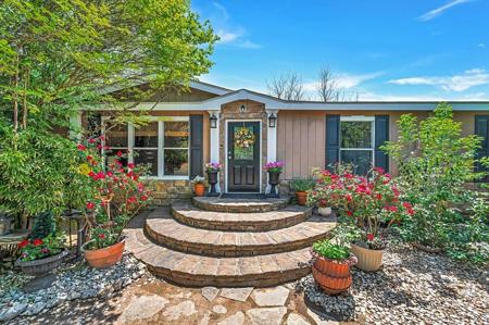 122 Red Cedar Drive W