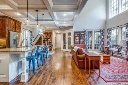 1038 Shadyside Lane