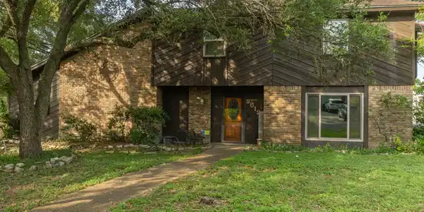 2612 Rockview Drive