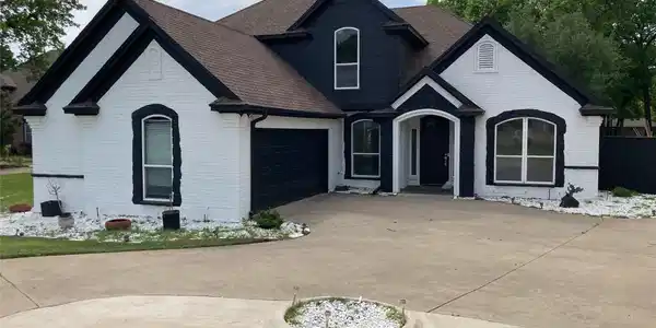 312 Leeward Circle