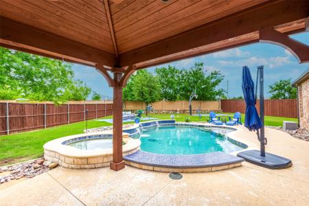686 Dunhill Lane