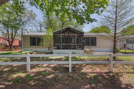5425 Lake View Drive