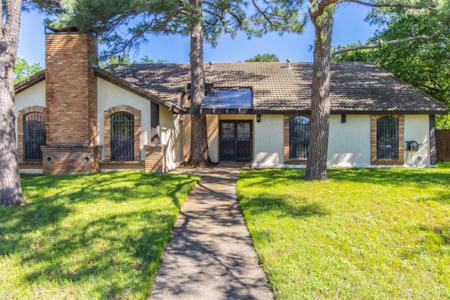 3 Hickory Hills Boulevard