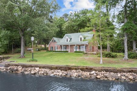 232 Eastwood Drive
