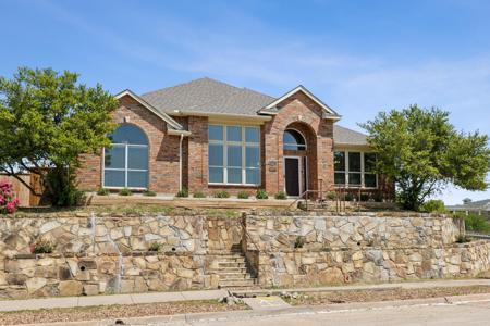 5000 Lakeshore Boulevard