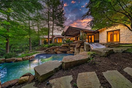 7151 Greentree Lane