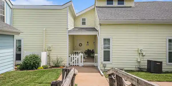 672 Harbor Drive