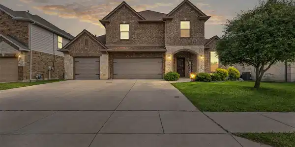 6953 Bent Spur Drive