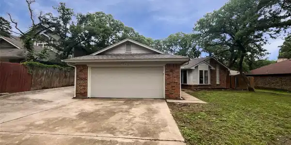 409 Misty Oaks Street