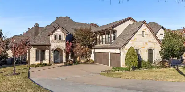 8548 Waterfront Court