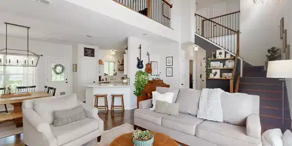 8701 Glen Hollow Drive