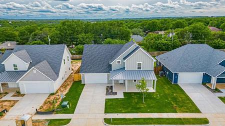 2048 Salina Circle