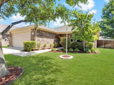 921 Lovebird Lane