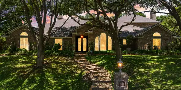 3740 Chimney Ridge Drive