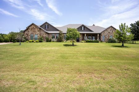 1450 Stone Trail Lane