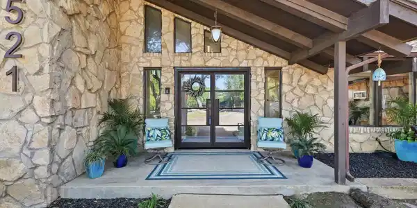 8521 Lake Country Drive
