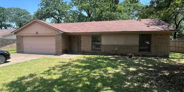736 Lake Crest Parkway