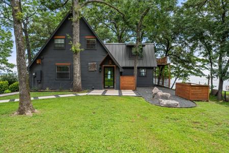 151 Lakeside Lane