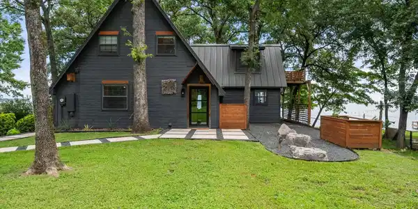 151 Lakeside Lane