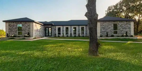 133 Crestview Drive