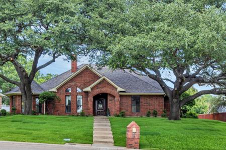 1675 Shores