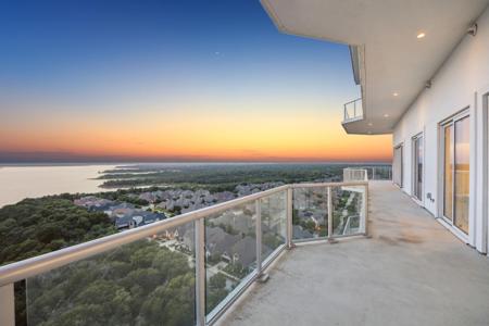 2800 Lakeside Parkway
