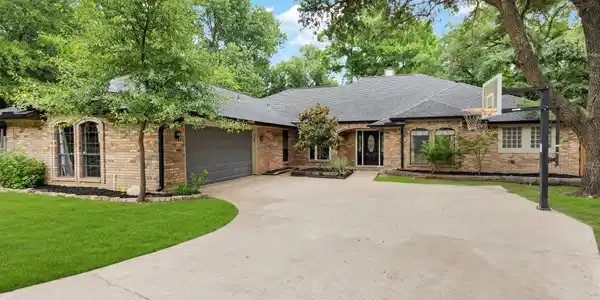 7409 Lochwood Court