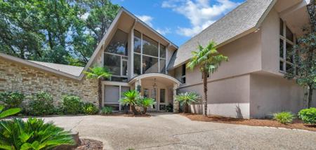 734 Chinquapin Drive