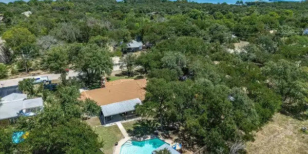 715 Lakeside Drive