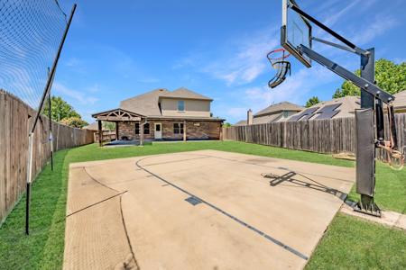 1816 Castle Creek Drive