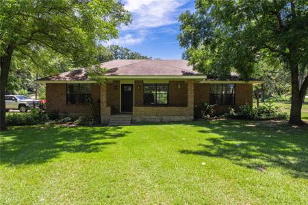 1000 Leaning Oak Drive