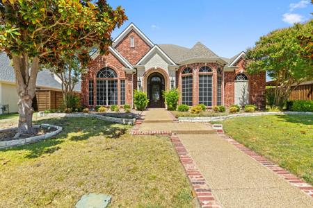 2945 Lago Vista Lane