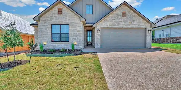 1813 Fabian Drive