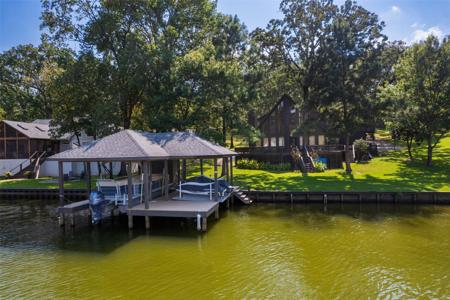 1555 Canadian Drive