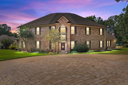 135 Oak Leaf Trail