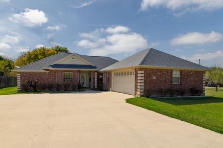 215 Runaway Bay Drive