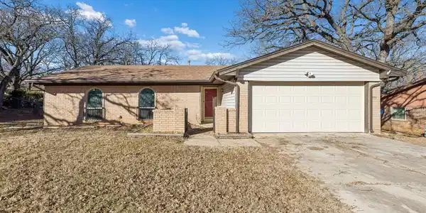 209 N Jarvis Lane